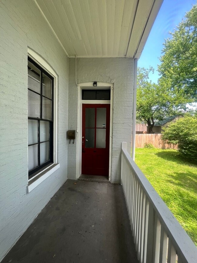 Photo - 1327 E Washington St Unit 1327-2