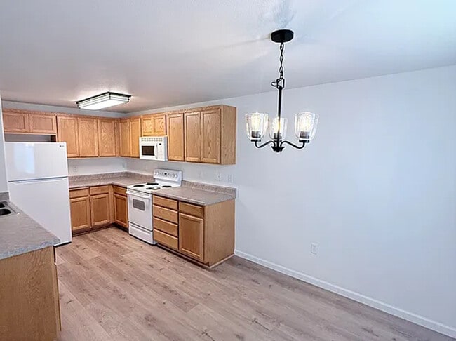 Photo - 70-110 S Haskell St