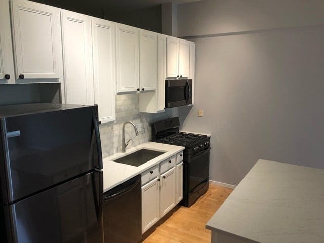 Photo - 3944 N Claremont Ave Unit 306