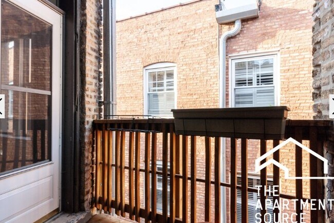 Photo - 622 W Roscoe St Unit 3