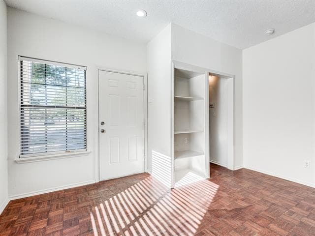 Photo - 715 Normandy Dr