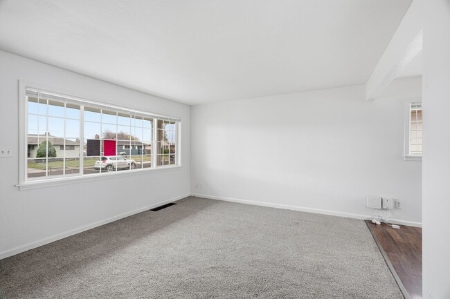 Photo - 3917 E Fairview Ave