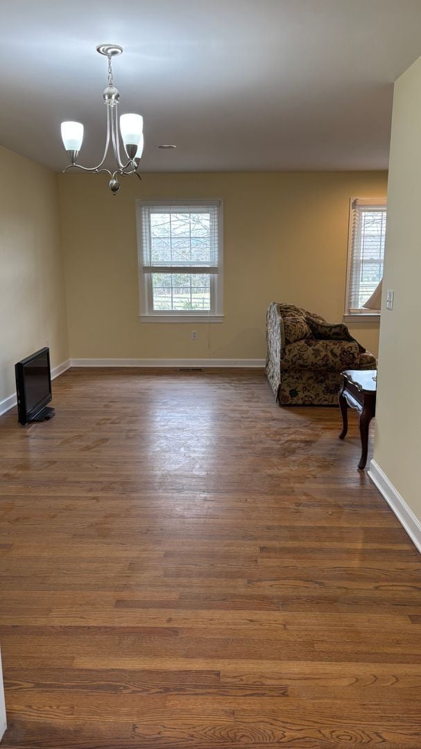 Photo - Large 4 Bedroom House in Quiet Country Setting