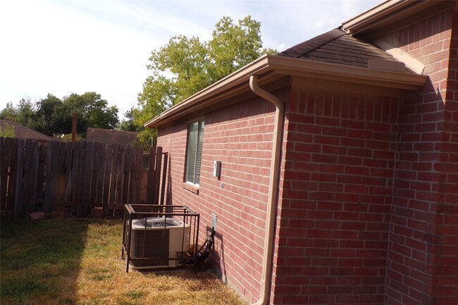 Photo - 16006 Hiram Clarke Rd