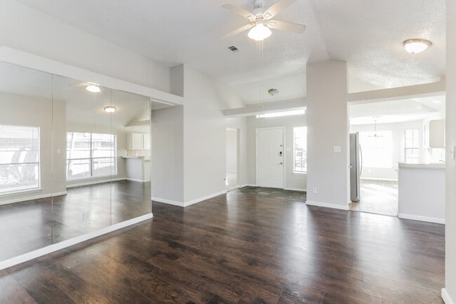 Photo - 1331 Glencliff Ct