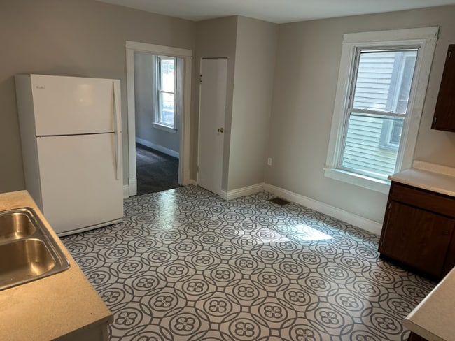 Photo - 123 N 9th St