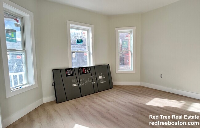 Photo - 47 Brackett St