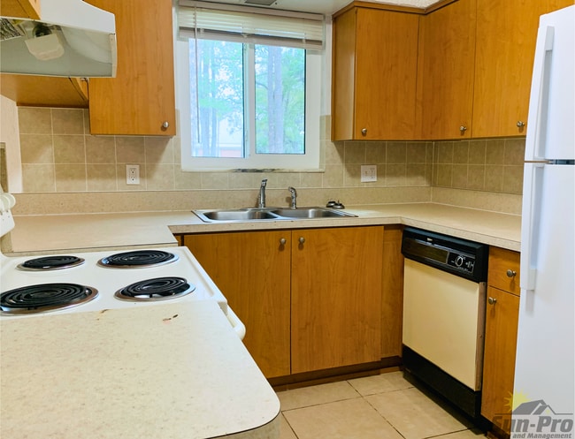 Photo - 1505 Edgewater Rd