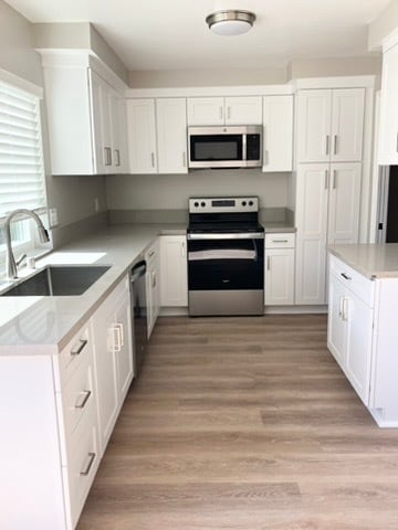 Updated kitchen - 11266 Fripps Way