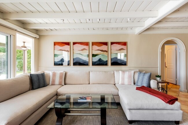 Photo - Movie Colony Oasis - Peaceful, Walk to Downtown (Monthly Only - No Long Term)