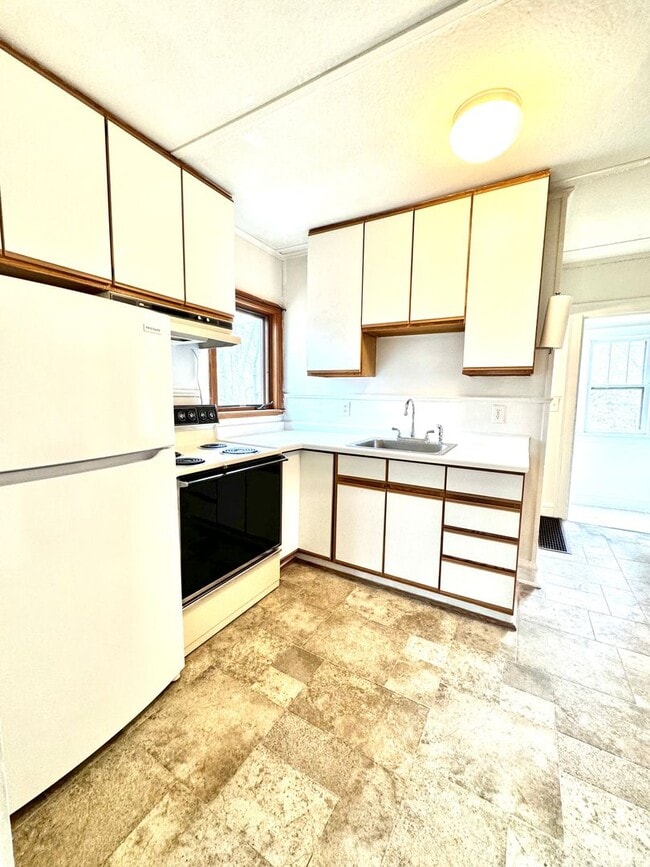 Photo - AVAILABLE August 15th - 2 BED, 1 BATH HOME