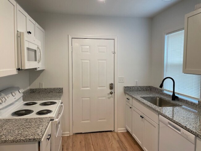 Photo - FULLY RENOVATED 3bd/1.5 bath HOME!!