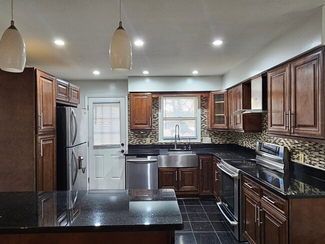 Photo - 705 Pennsylvania Ave