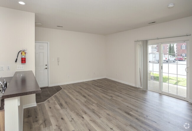 1BR, 1BA - 587 SF