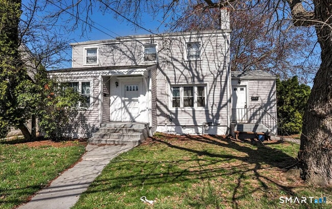 Building Photo - 1956 Madison Ave Unit 2