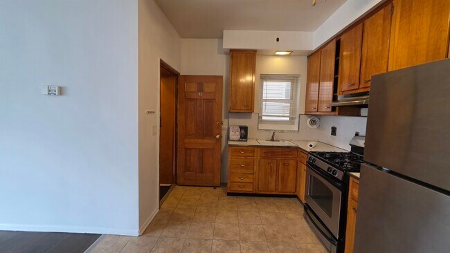 Photo - 139 Poplar St Unit 2