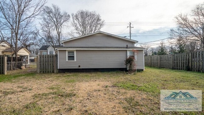 Photo - 2024 1st St SW