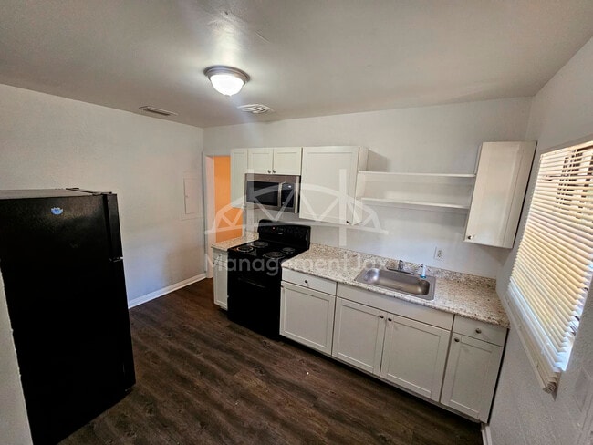 Photo - 1010 Edgewood Ave W