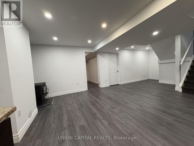 Photo - 21 Natanya Blvd