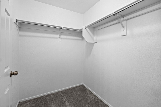 Photo - 927 E Swift Dr