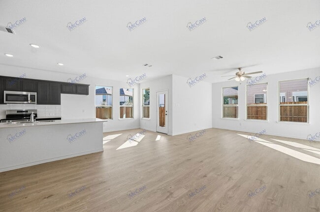 Photo - 402 Wrangler Ln