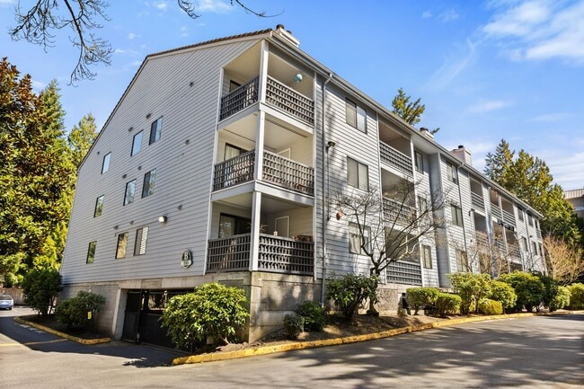 Building Photo - Modern 2-Bedroom Condo in Shoreline with Stylish Finishes Unit B204