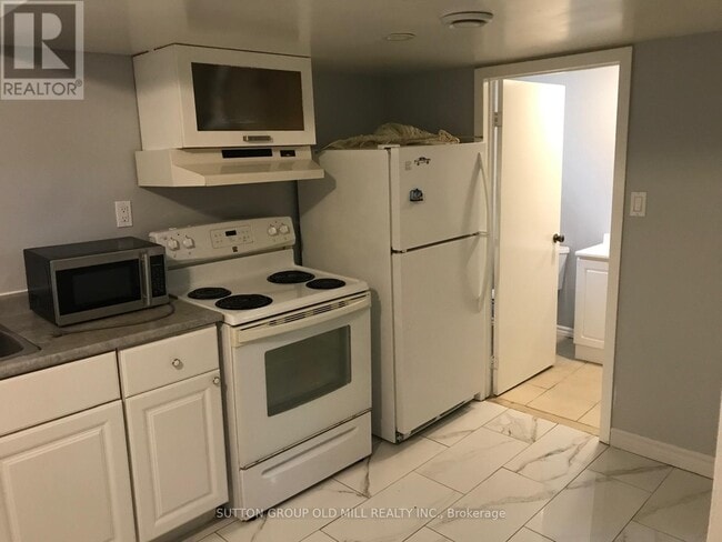 Photo - 1563 Albion Rd