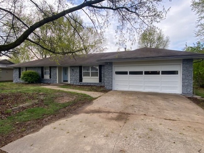 FOUR BEDROOM - WANDA GRAY/CHEROKEE/KICKAPOO!! - FOUR BEDROOM - WANDA GRAY/CHEROKEE/KICKAPOO!! House