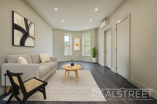 Building Photo - NEW 1 Bed in Prospect Park South! Rental