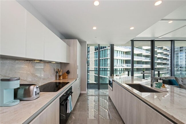 Photo - 480 NE 31st St