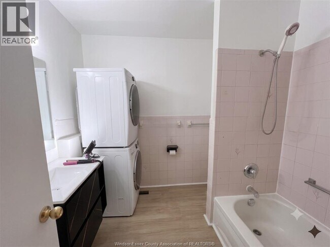 Photo - 4071 Churchill Dr