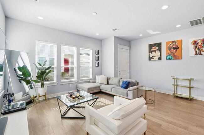 Photo - 3113 Paul Quinn St