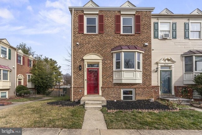 Building Photo - 8213 Roxbury Dr