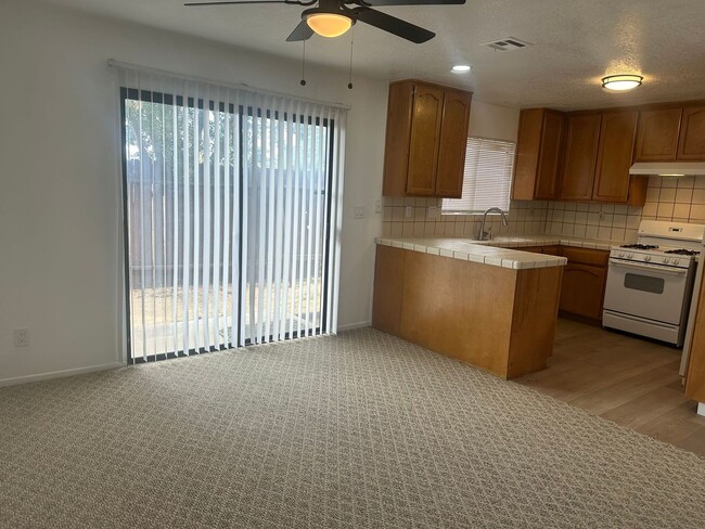 Photo - 9848 Sally Ave Unidad 2