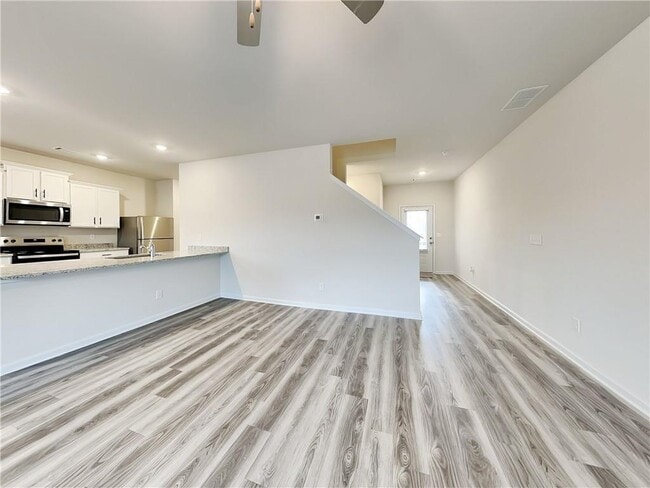 Photo - 127 Avondale Blvd SE