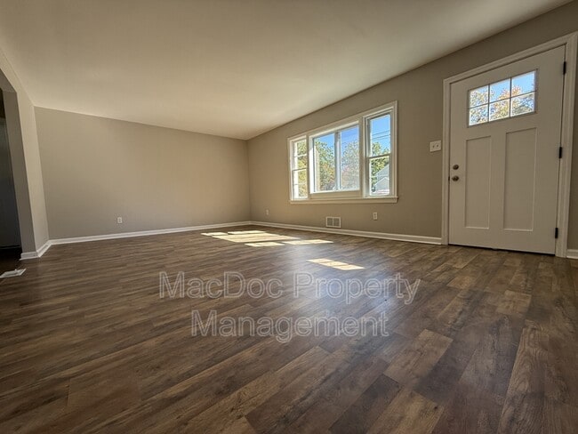 Photo - 187 Brooks Dr