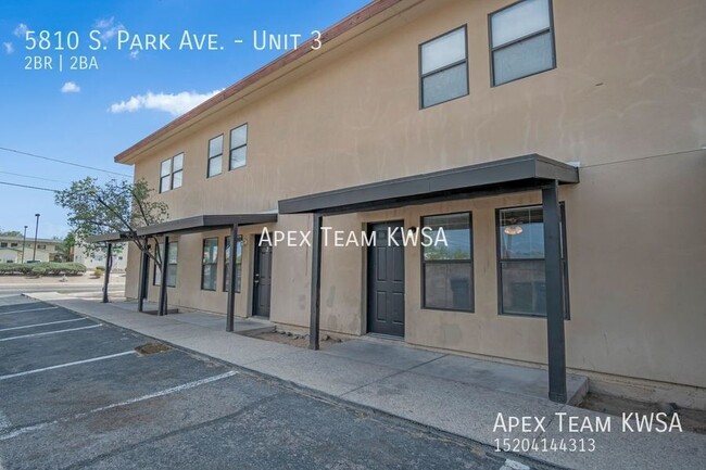 $1150- 2 Bed | 1.5 Bath Townhome Unit with... - $1150- 2 Bed | 1.5 Bath Townhome Unit with... Unit 3