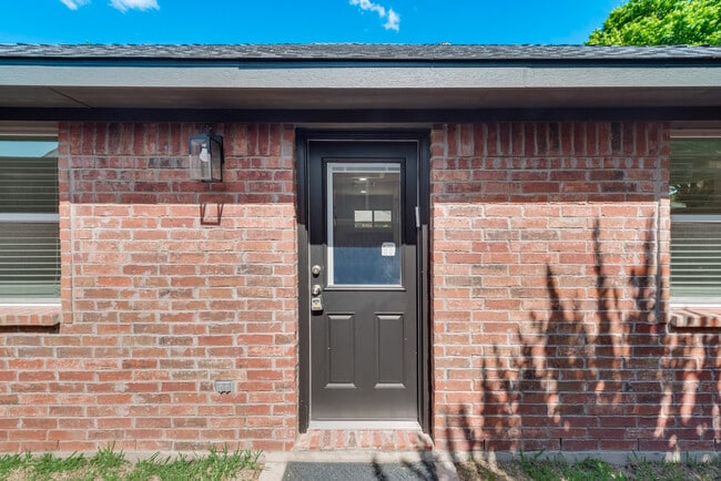 Photo - 6722 Hyacinth Ln