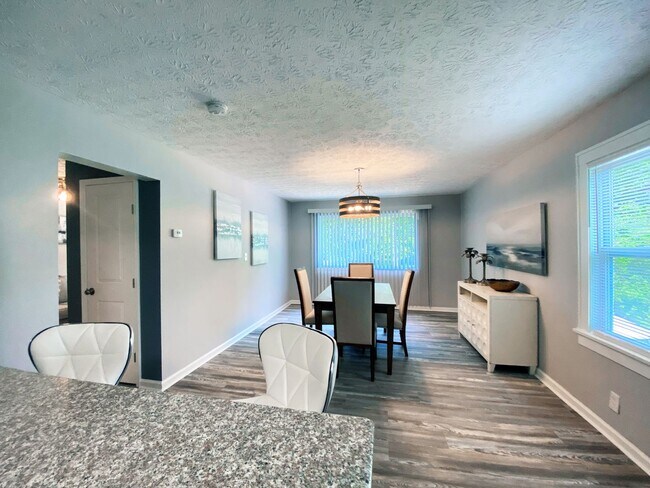 Photo - 3 Bed and 1 Bath Colonial for Rent in Oakwood Villiage!