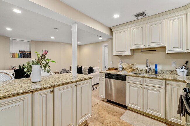 Photo - 76 Foster St Unit #B