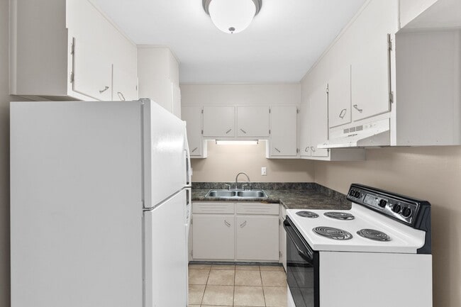 Photo - Altamont Cliffs