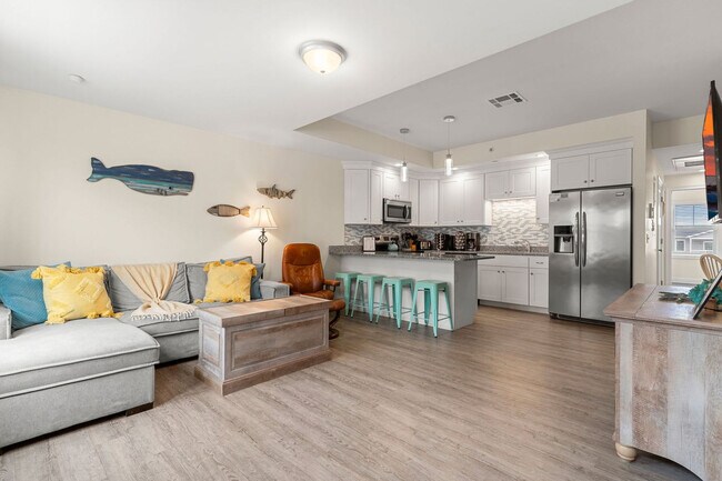 Building Photo - 128 Ashworth Ave Unit FL3-ID1333608P