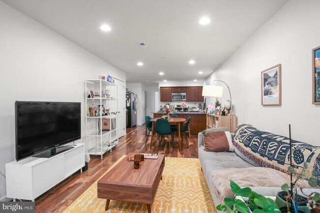 Building Photo - 134 S 46th St Unit C Rental