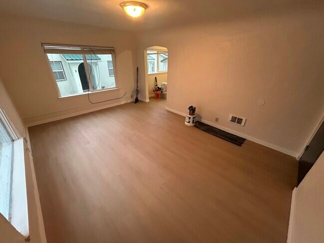 Photo - 400 W 13th St