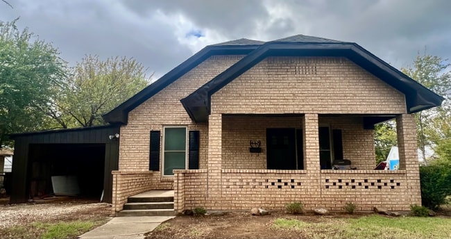 Building Photo - 415 N California St