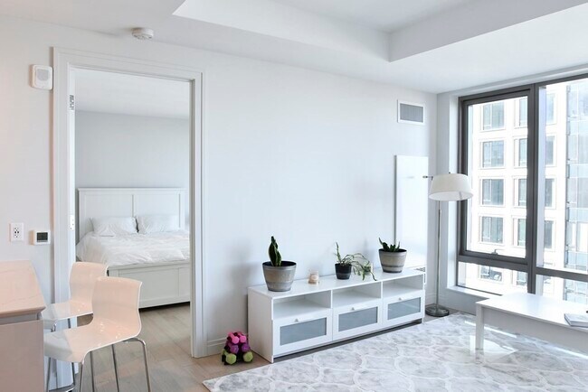 Building Photo - 135 Seaport Blvd Unit 1201 Rental