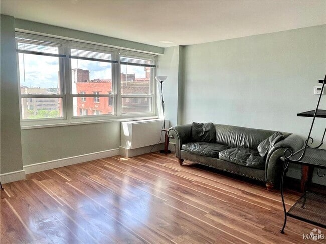 Building Photo - 210 N 17th St Unit 909 Rental