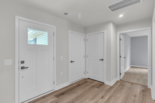 Photo - 1127 Middle Crst Dr NE Casa