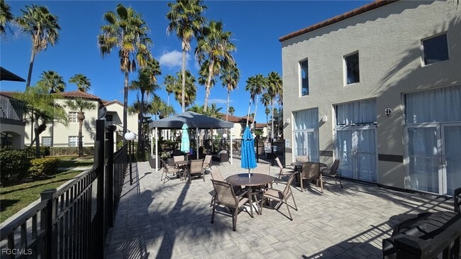 Building Photo - 3419 Winkler Ave Unit 505