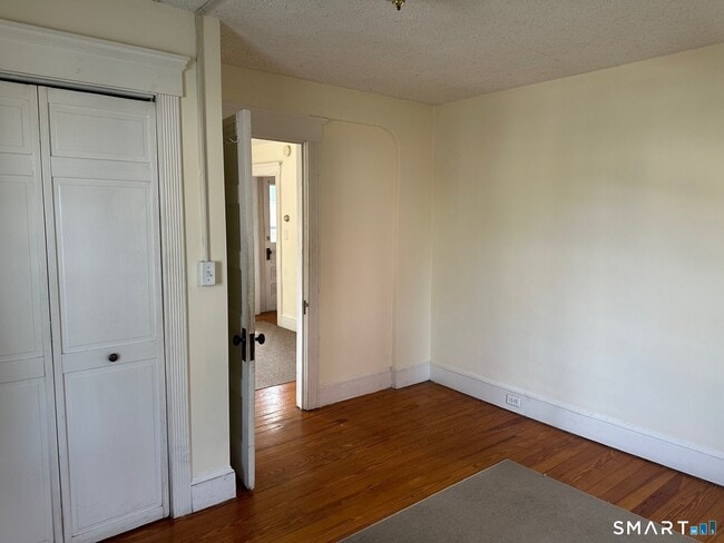 Photo - 22 Donahue Pl